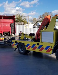 Tractări auto și transport auto București - fotografia 1