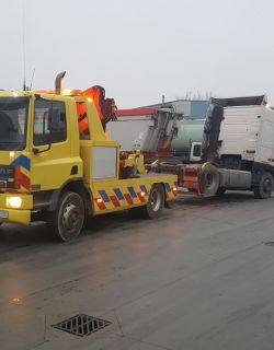 Tractări auto și transport auto București - fotografia 2