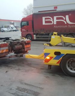 Tractări auto și transport auto București - fotografia 4