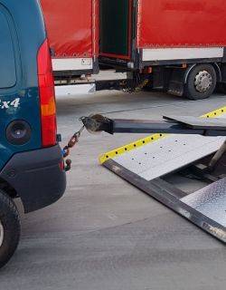 Tractări auto și transport auto București - fotografia 34